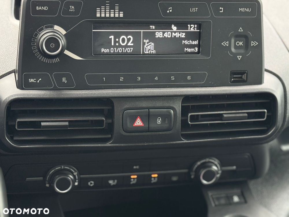 Opel Combo 1.2 Turbo Enjoy S&S - 30