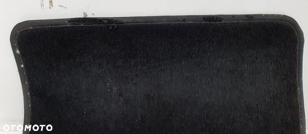 DYWANIKI CHODNICZKI WELUROWE MERCEDES W213 A2136808801 A2136809201 4SZT - 6