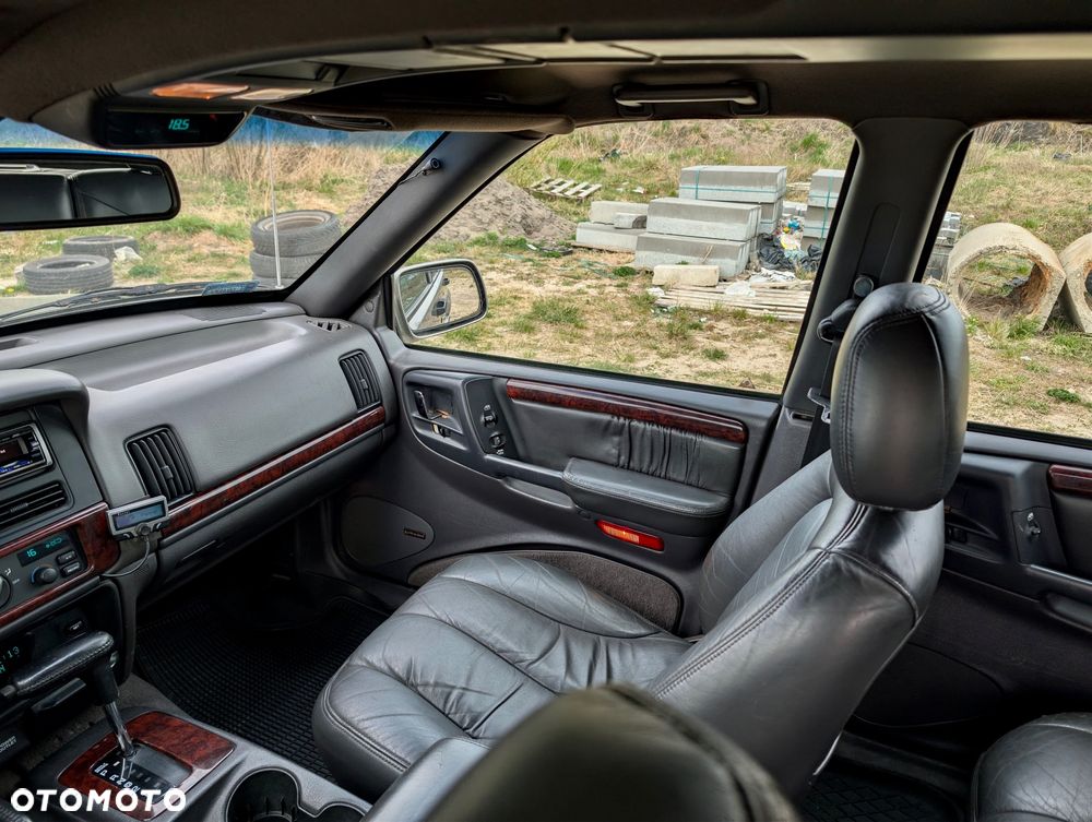Jeep Grand Cherokee 5.9 Limited - 37