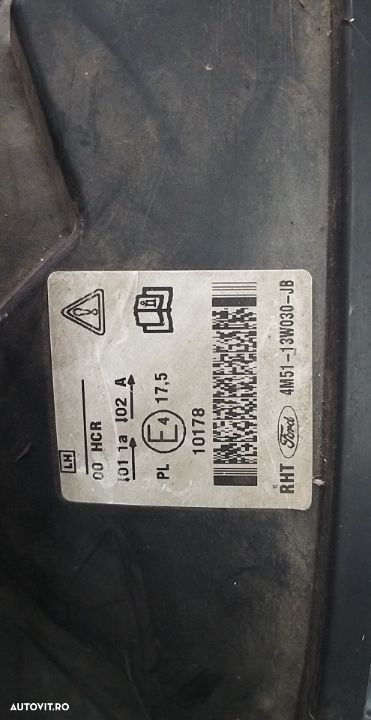 Far stanga ford focus 2 - 3