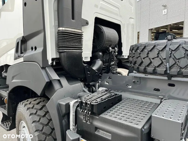 Renault Gama K440 6x6 - 6