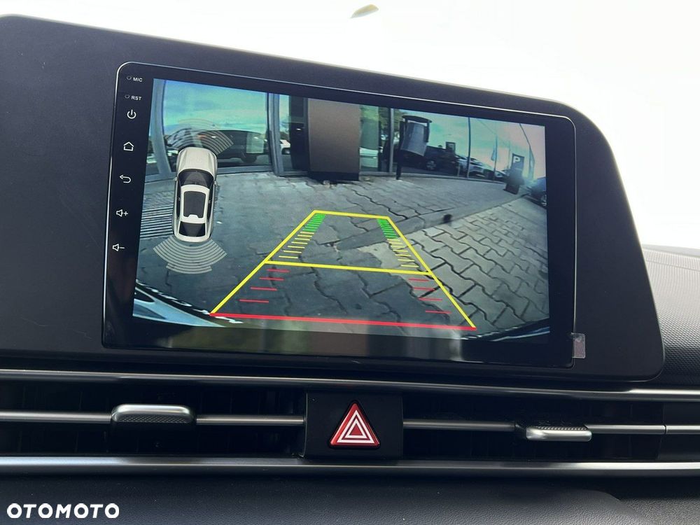 Hyundai Elantra - 16