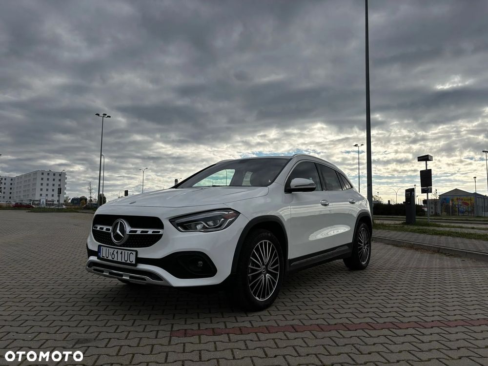 Mercedes-Benz GLA - 2