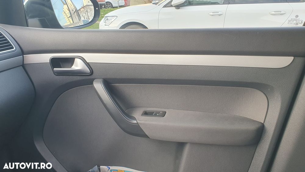 Volkswagen Touran 1.6 TDI DSG Highline - 5