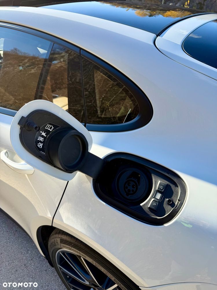 Porsche Panamera 4 E-Hybrid - 9