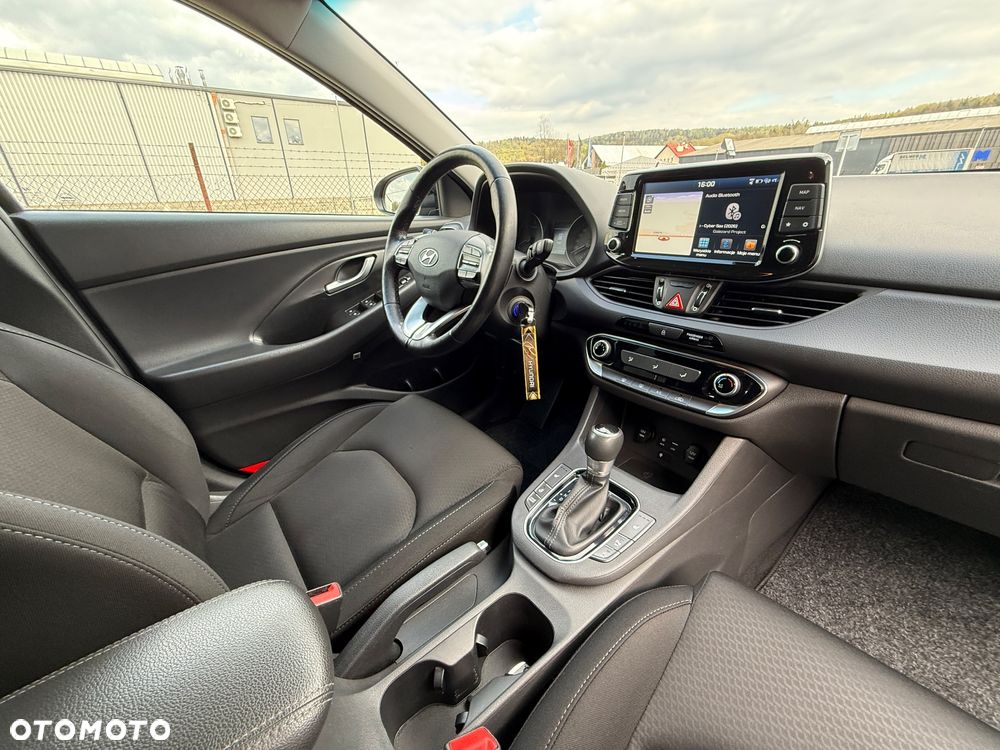 Hyundai i30 1.6 D Comfort DCT - 24