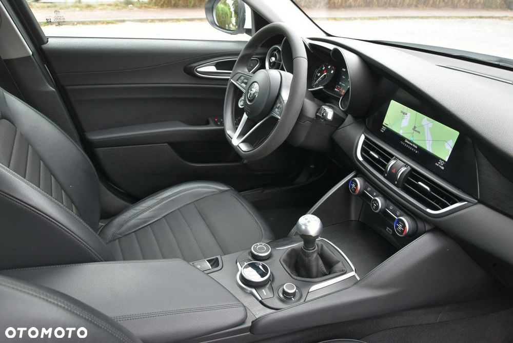 Alfa Romeo Giulia 2.2 Diesel - 11