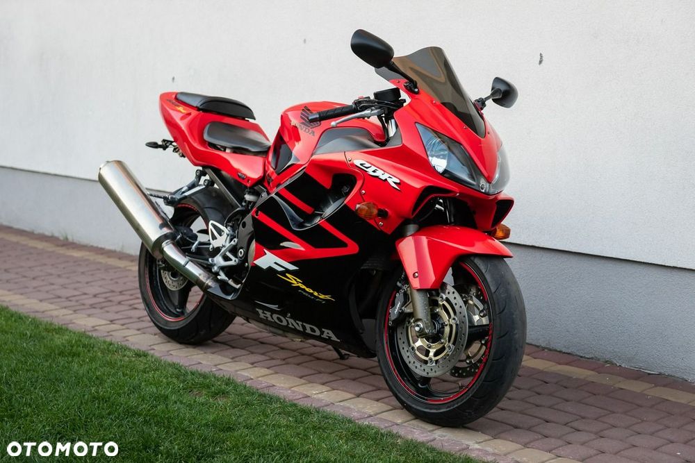 Honda CBR - 1
