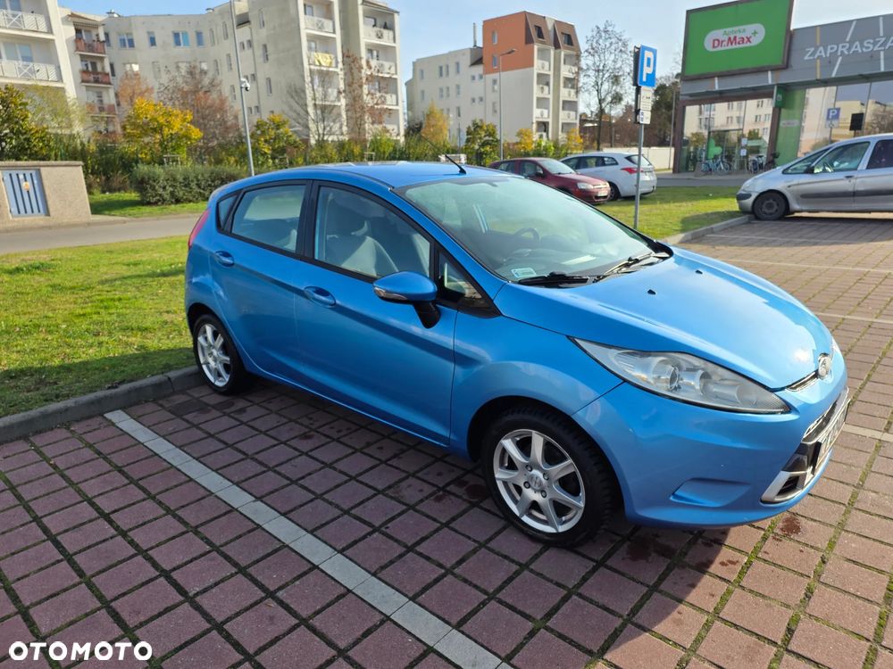 Ford Fiesta 1.25 Ambiente - 2
