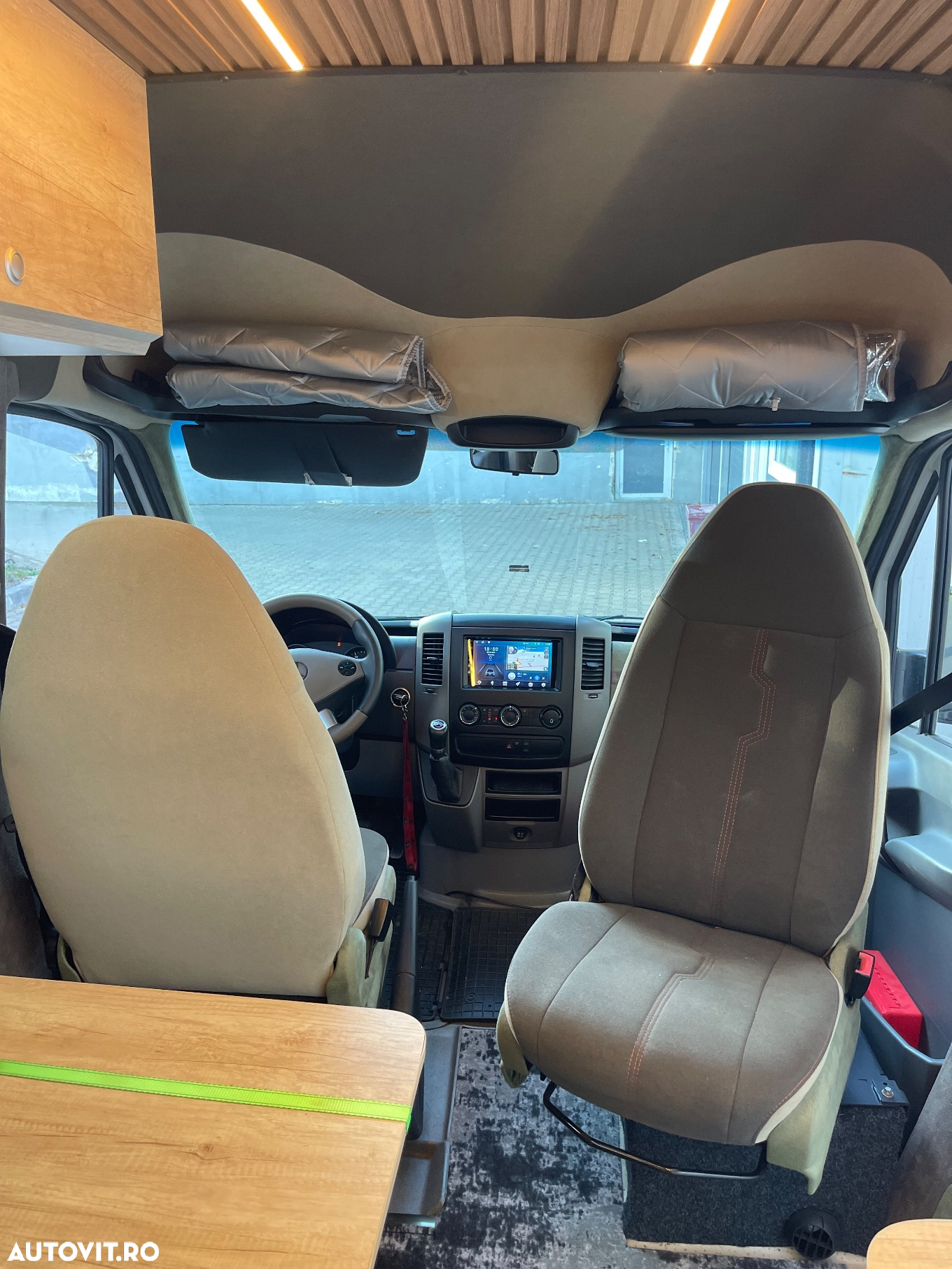 Mercedes-Benz Sprinter - 11