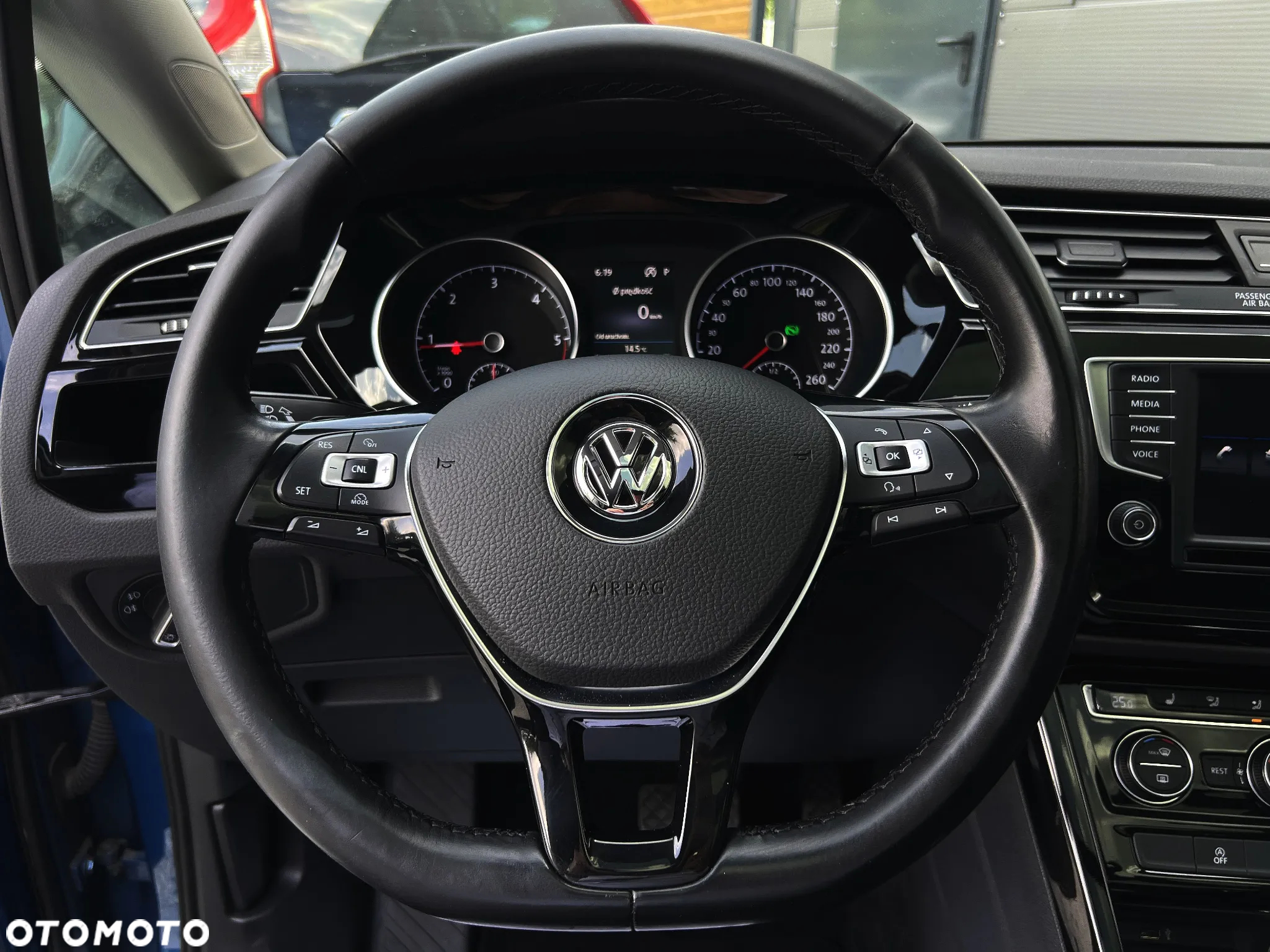Volkswagen Touran 2.0 TDI BMT Highline DSG - 29