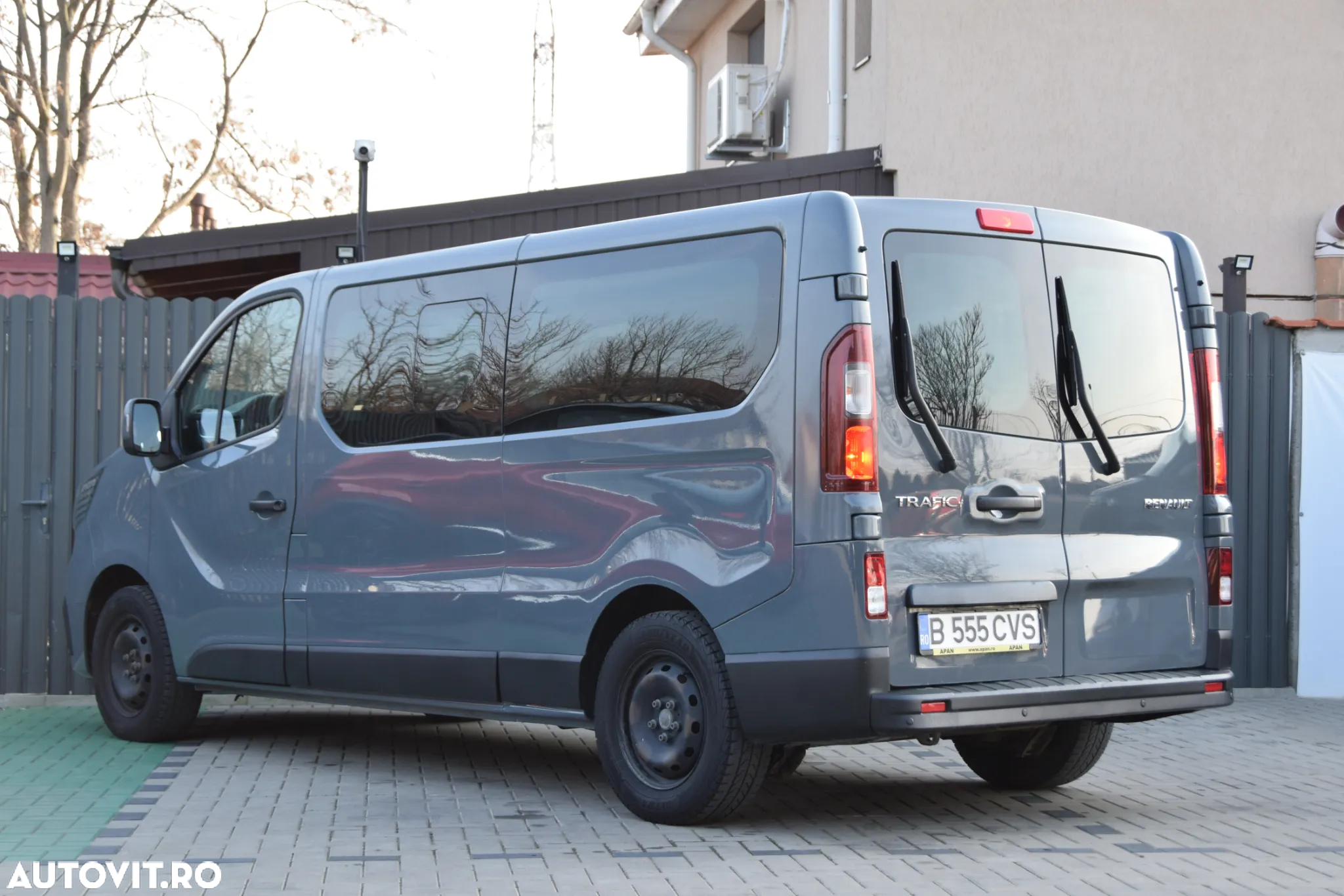 Renault Trafic Combi 2.0 Blue dCi 150 S&S L2 8+1 Zen - 3