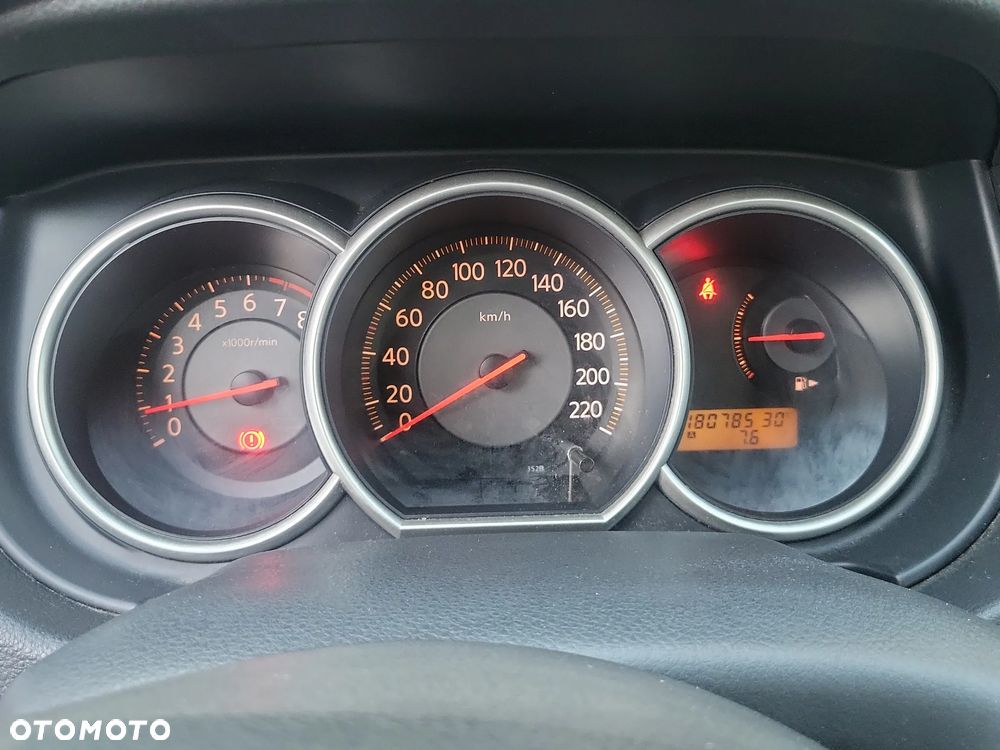 Nissan Tiida 1.6 Visia - 40