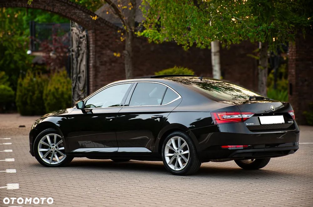 Skoda Superb 2.0 TDI DSG Ambition - 14