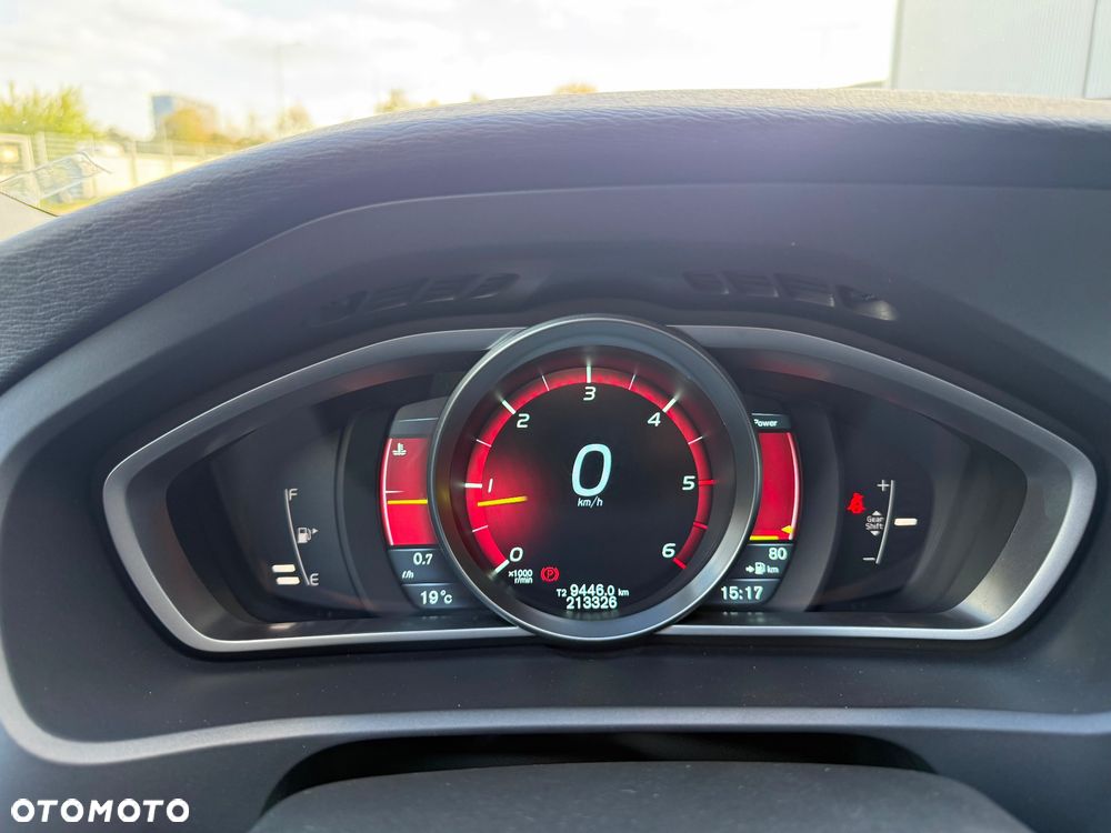 Volvo V40 D4 Momentum - 25