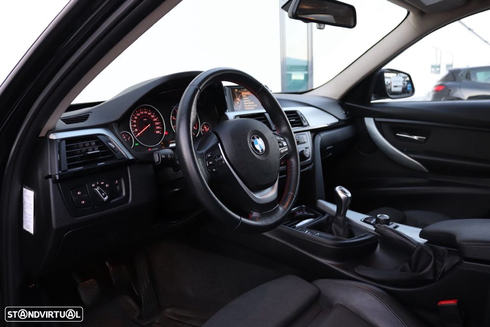 BMW 318 d Touring xDrive Line Sport - 27