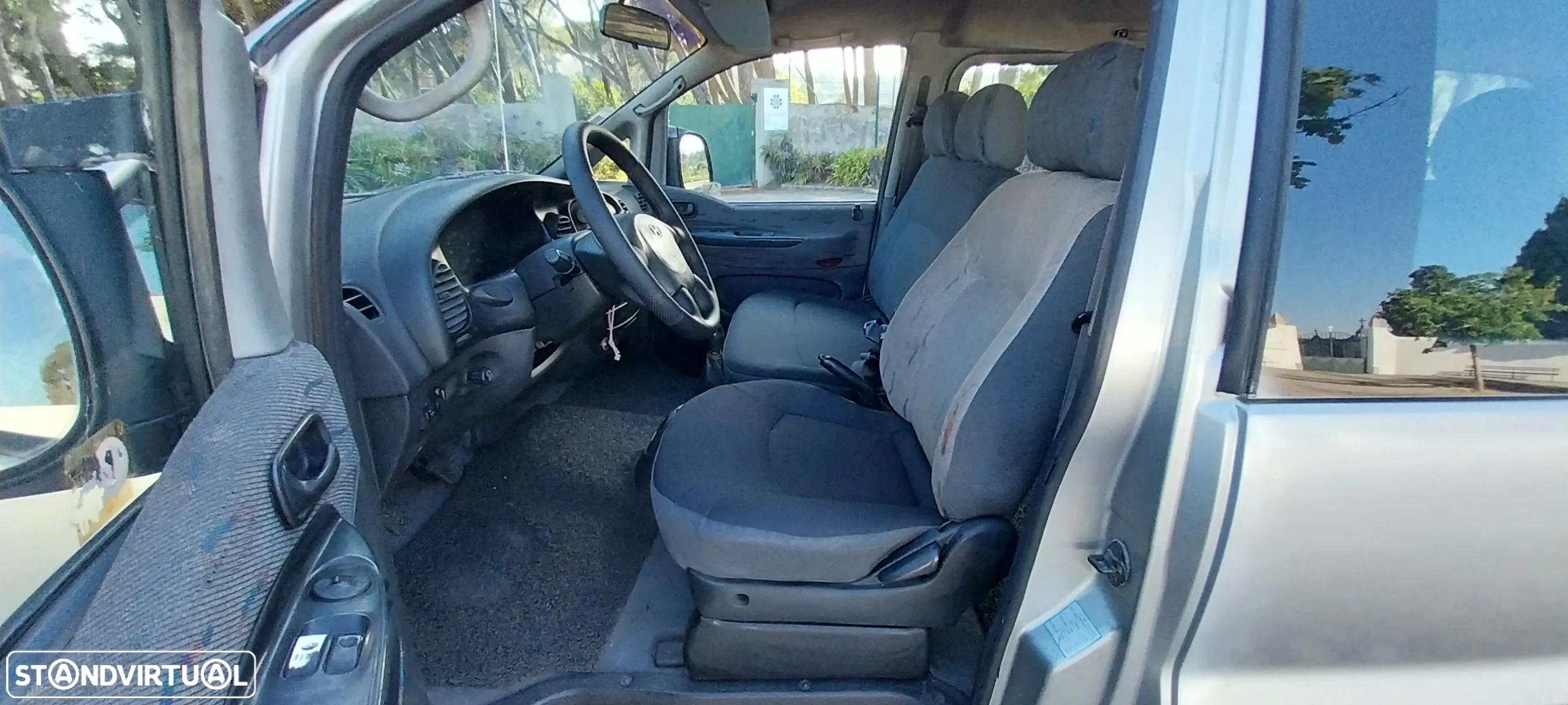 Hyundai H-1 Starex - 4