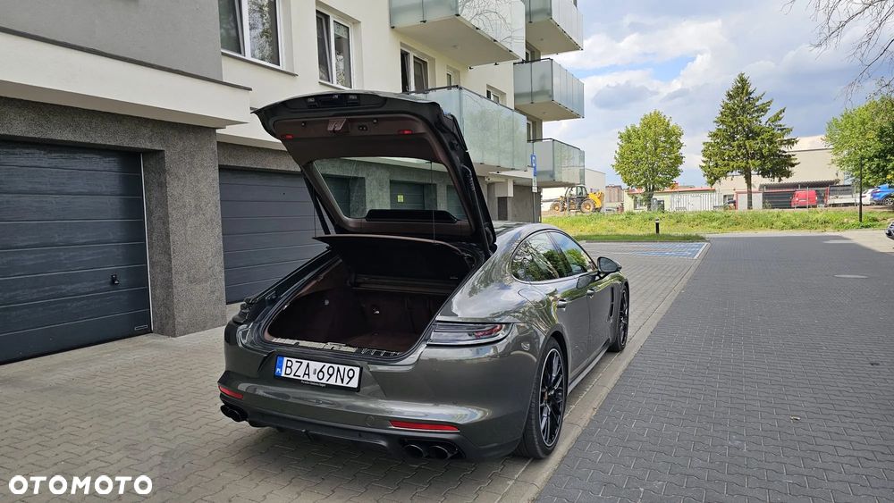Porsche Panamera 4 Platinum Edition - 33