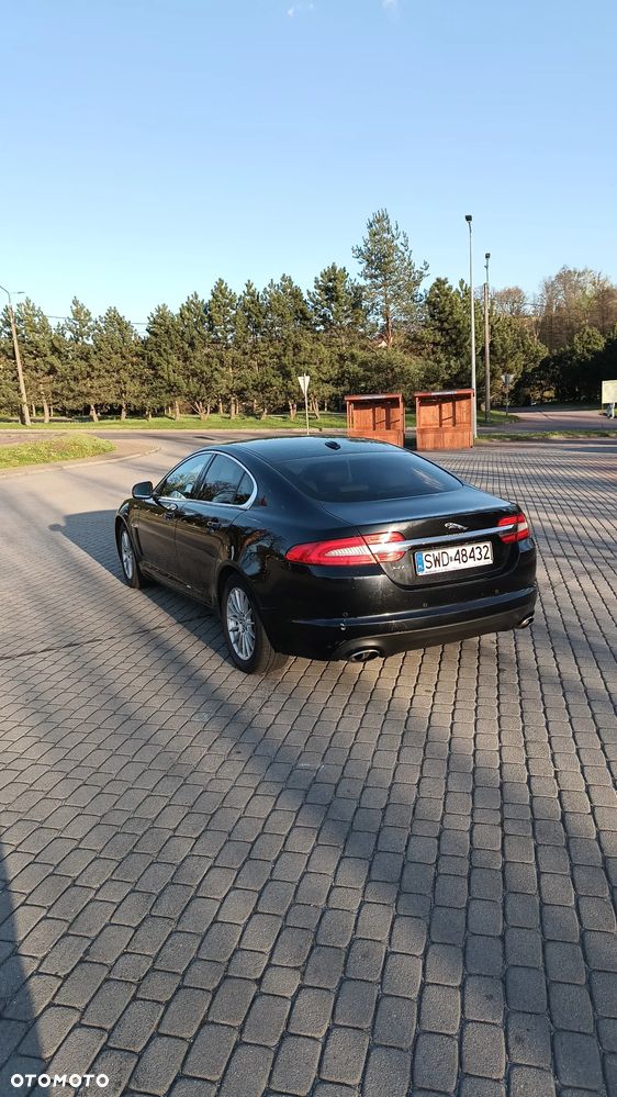 Jaguar XF 3.0 V6 D Luxury - 4