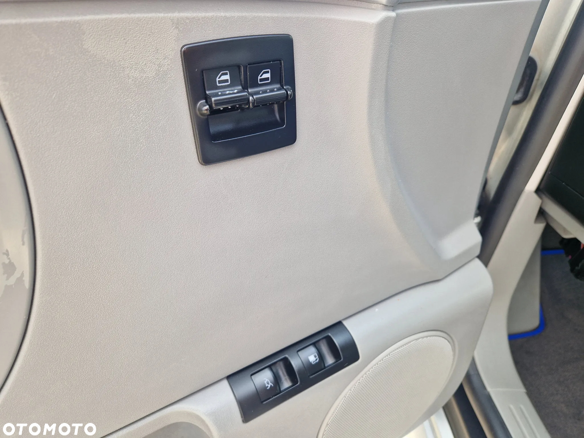 Volkswagen New Beetle - 7