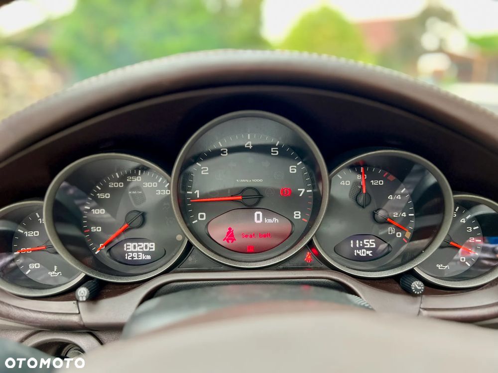 Porsche 911 Carrera - 27