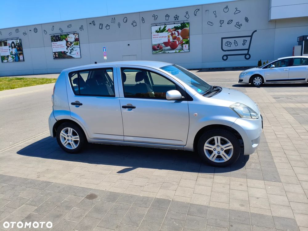 Daihatsu Sirion 1.0 - 13
