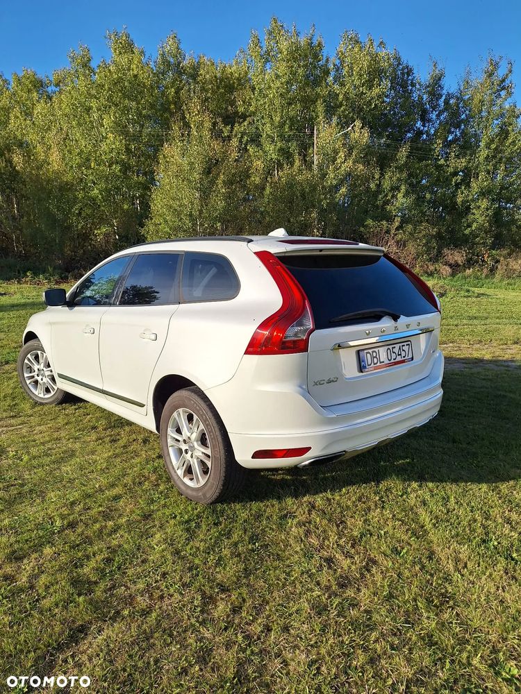 Volvo XC 60 T5 AWD Momentum - 2