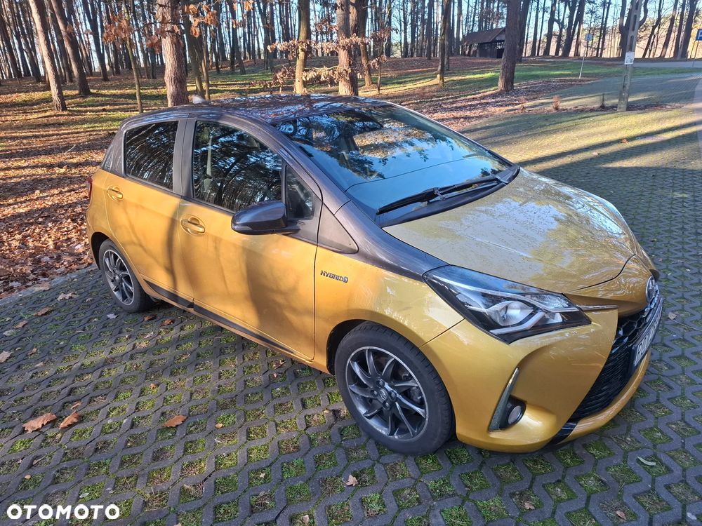 Toyota Yaris Hybrid 100 20th Anniversary - 3
