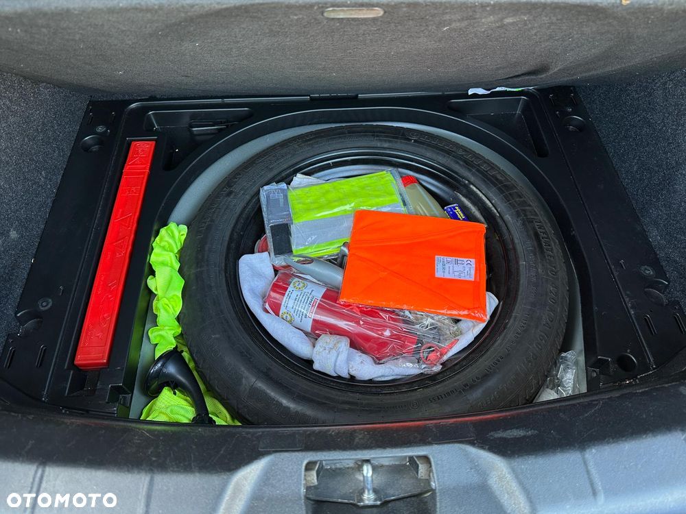 Volvo V40 D2 Momentum - 36