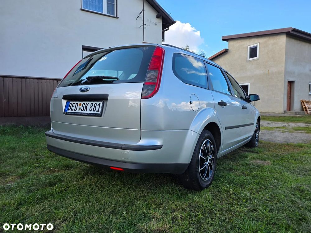 Ford Focus 1.6 16V Ambiente - 5