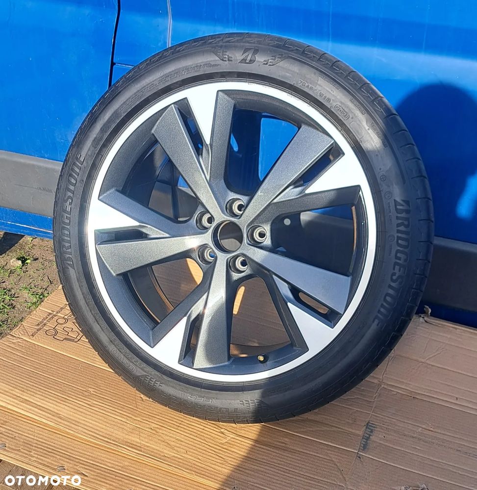 Felga aluminiowa Audi Q4 Q-4 e-tron 20 Cali E-9Jx20H2-N ET 42 89A601025M 89A601025AS - 2
