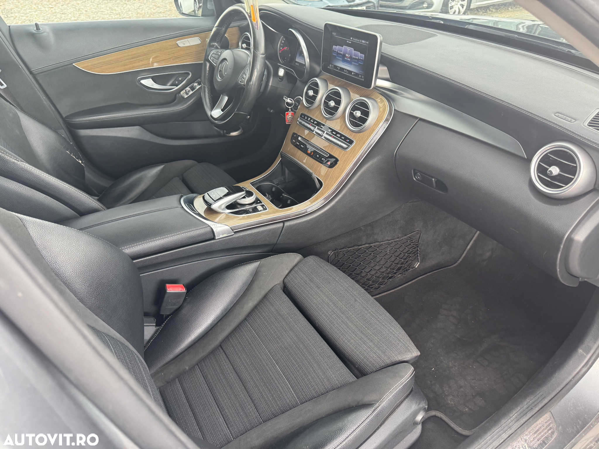 Mercedes-Benz C - 23