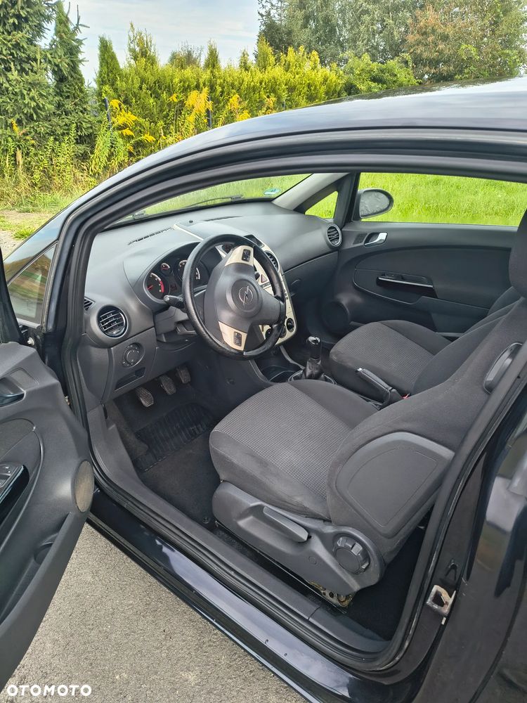 Opel Corsa 1.2 16V Cosmo - 6