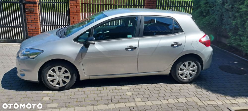Toyota Auris 1.4 D-4D Terra EU5 - 13