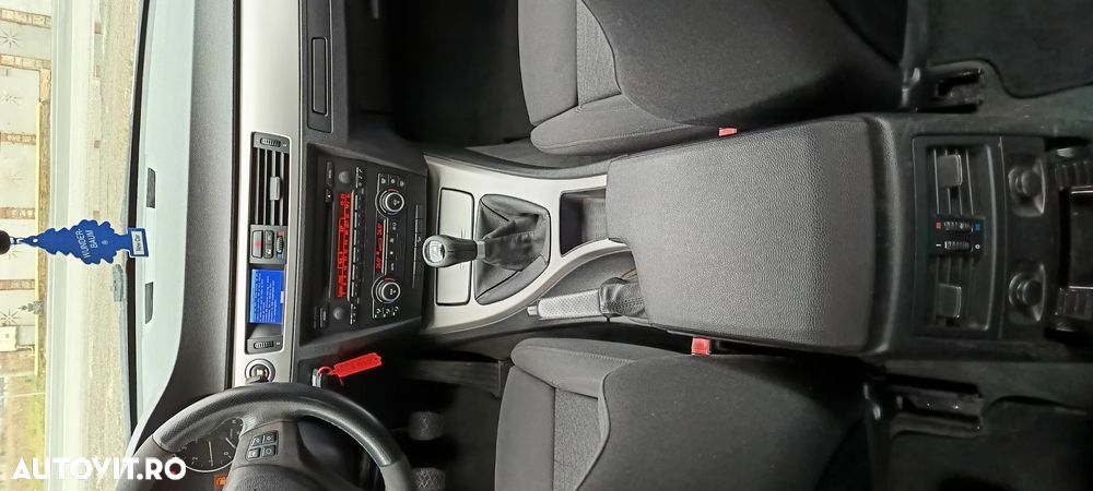 BMW Seria 3 325xi - 9