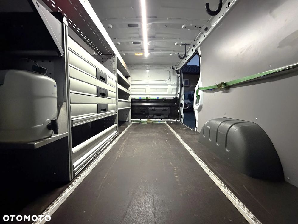 Renault Trafic - 16