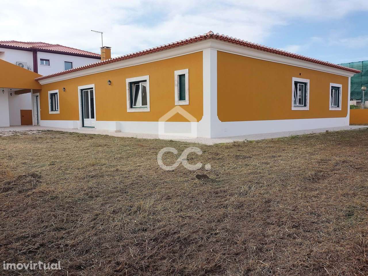 Moradia V4+1 térrea inserida em lote de 628 m2 - Grande imagem: 5/40