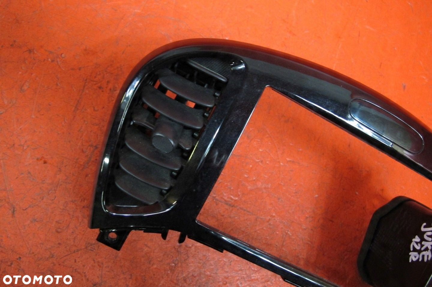 NISSAN JUKE 1 I F15 RAMKA ŚRODKOWA RADIA KRATKI NAWIEWU 682601KE0A - 2