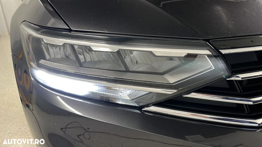 Volkswagen Passat 2.0 TDI DSG Trendline - 32