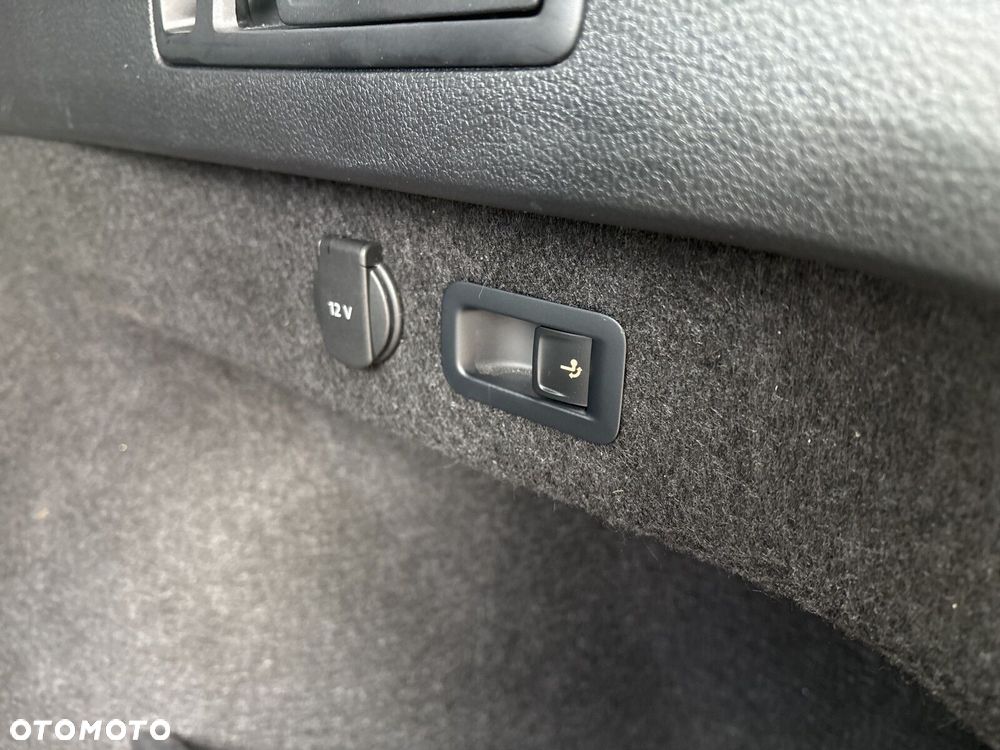 Volkswagen Passat - 29