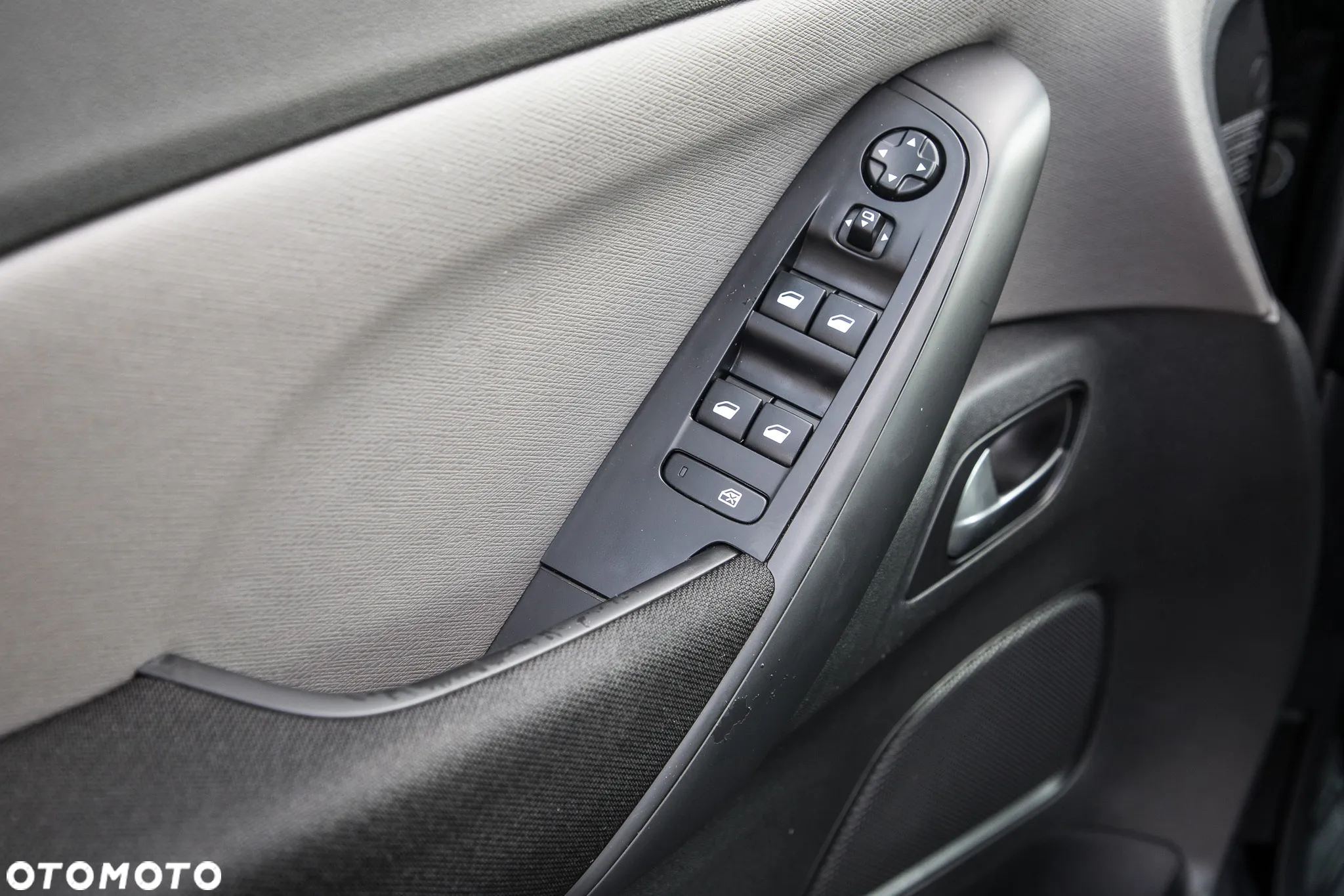 Citroën C4 Picasso 1.2 PureTech Attraction - 17