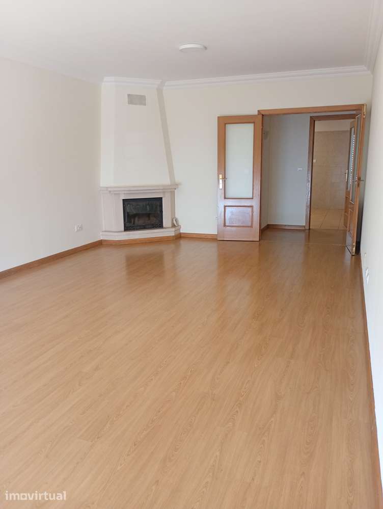 Arrendamento de apartamento T2 Lourinhã Centro