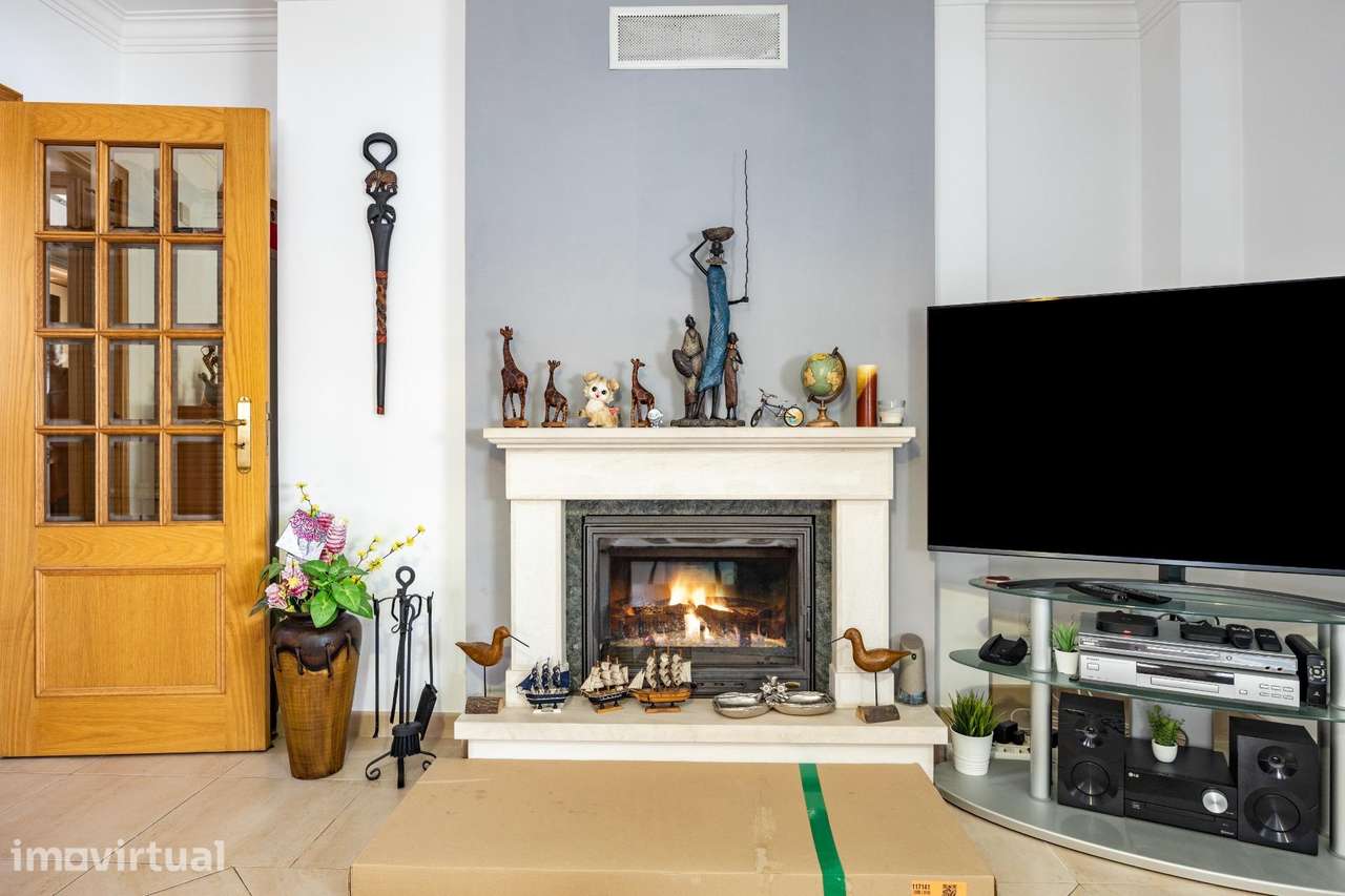 Apartamento T2 em Corroios | Conforto, Acessos e Qualidade de Vida - Grande imagem: 2/24