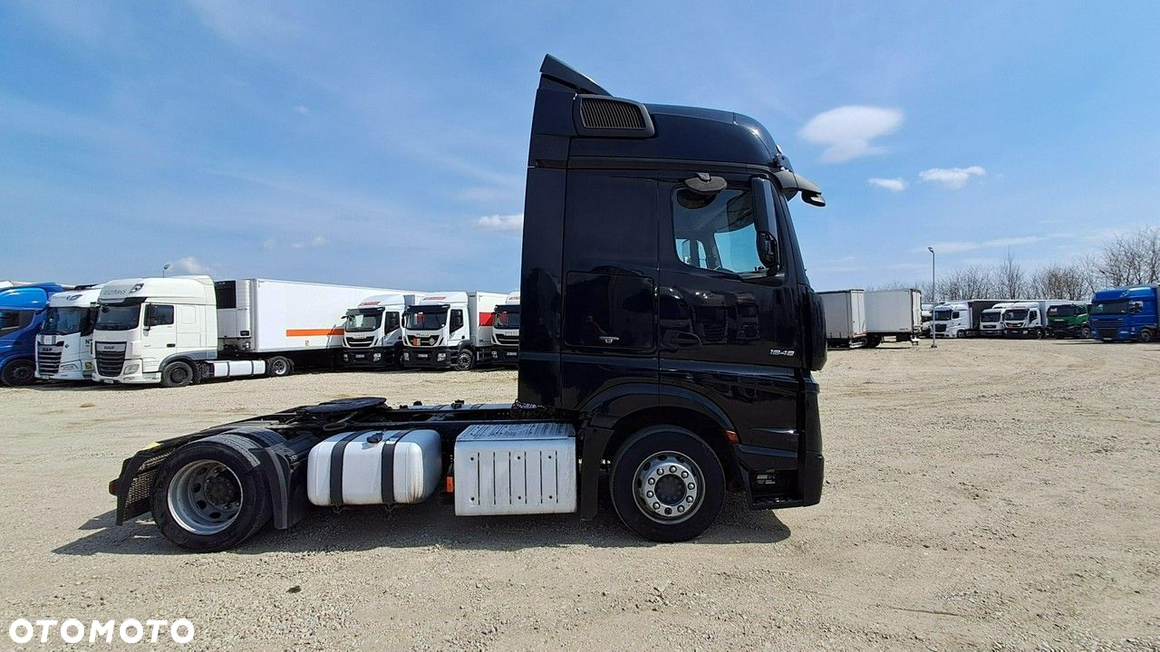 Mercedes-Benz Actros - 8
