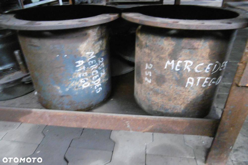 Zwolnica tył Mercedes Actros Atego kompletna - 1