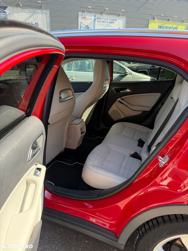 Mercedes-Benz GLA - 15