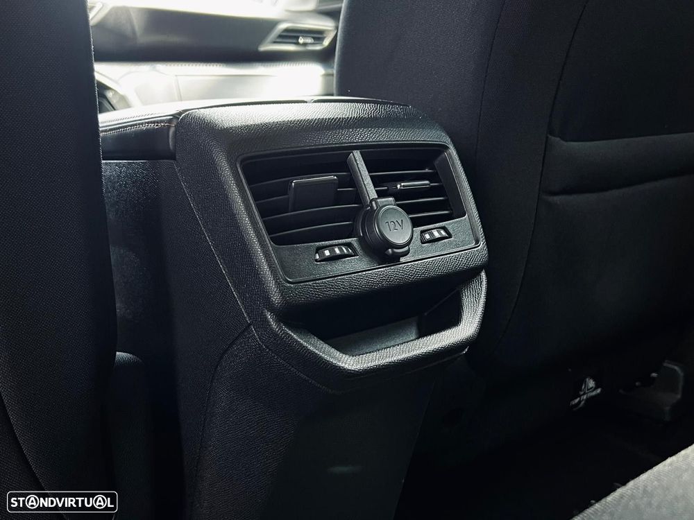 Peugeot 3008 1.5 BlueHDi Allure EAT8 - 39