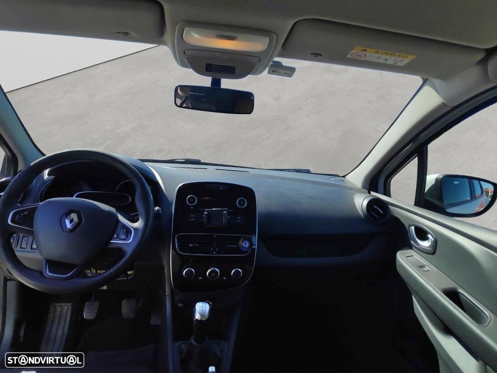 Renault Clio - 10