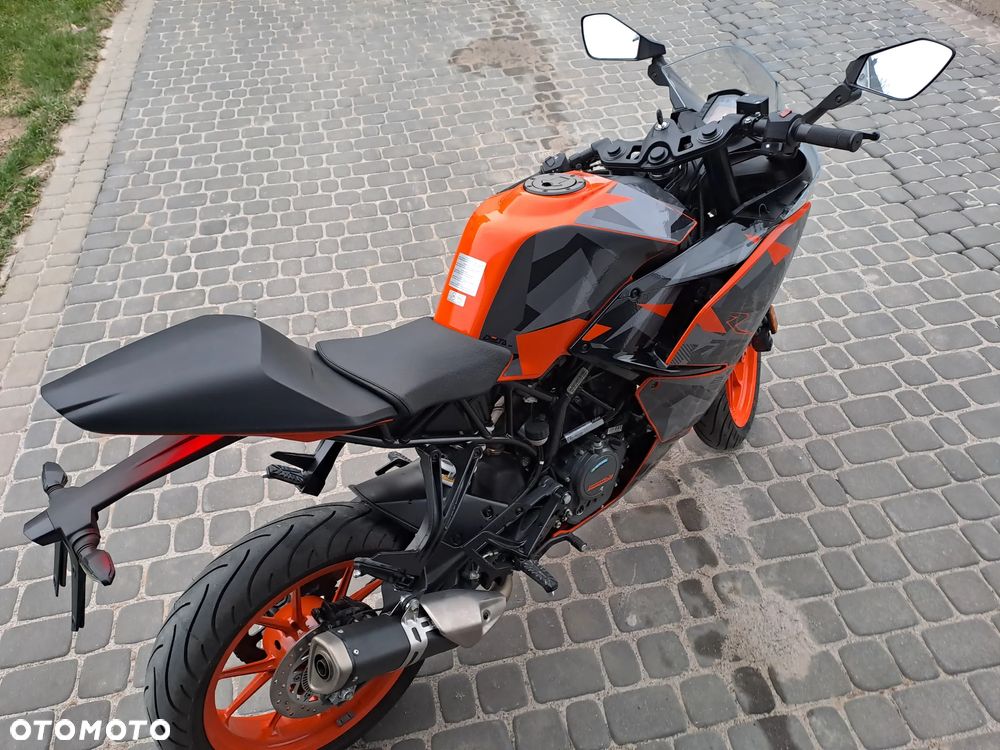 KTM RC 125 - 8