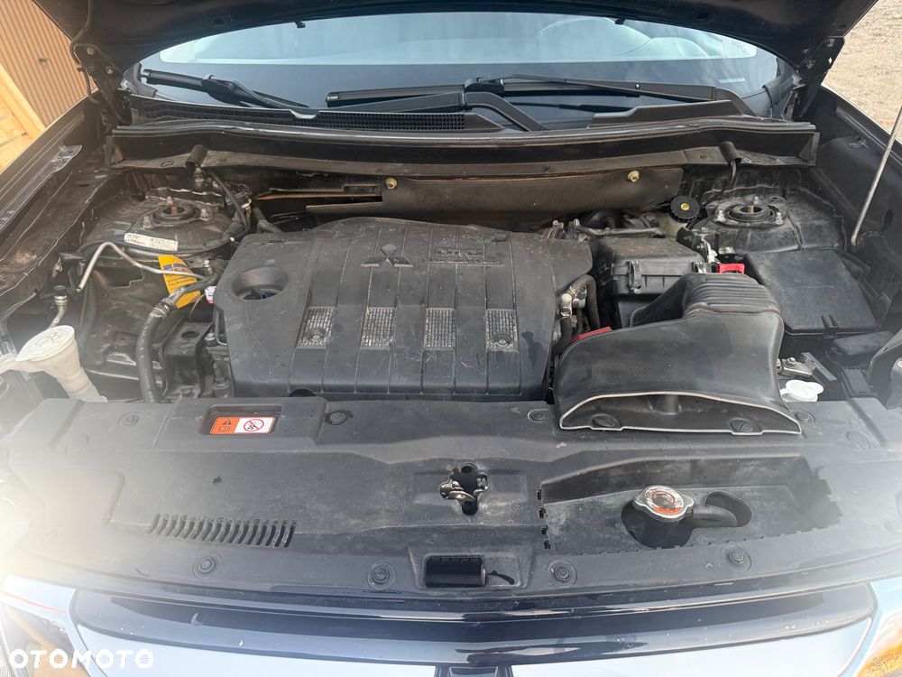 Mitsubishi Outlander 2.2 DID Instyle Navi 4WD - 18